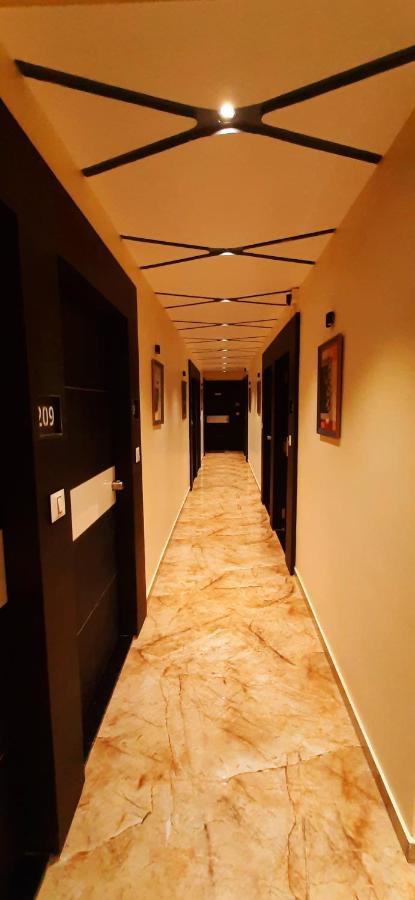 Hotel Suncity Ahmedabad Bagian luar foto