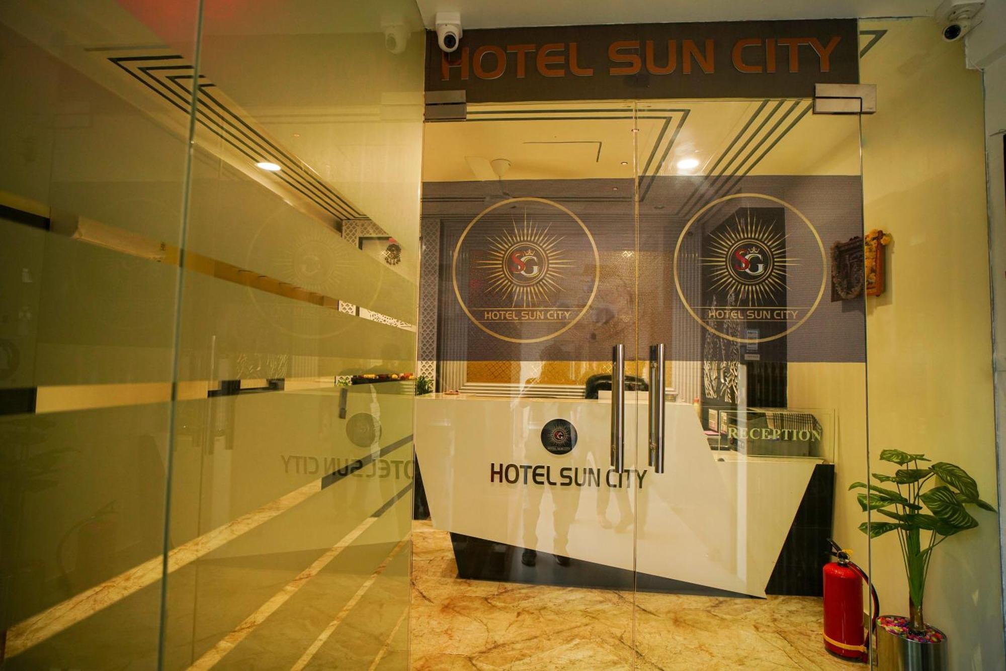 Hotel Suncity Ahmedabad Bagian luar foto